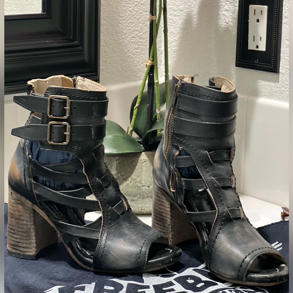 Freebird by Steven distressed Shies.